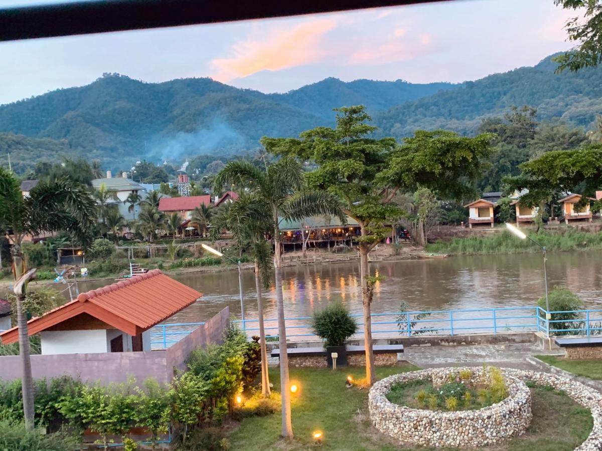 Saranya River House สรัญญาริเวอร์เฮาส์ Mae Ai Exteriör bild