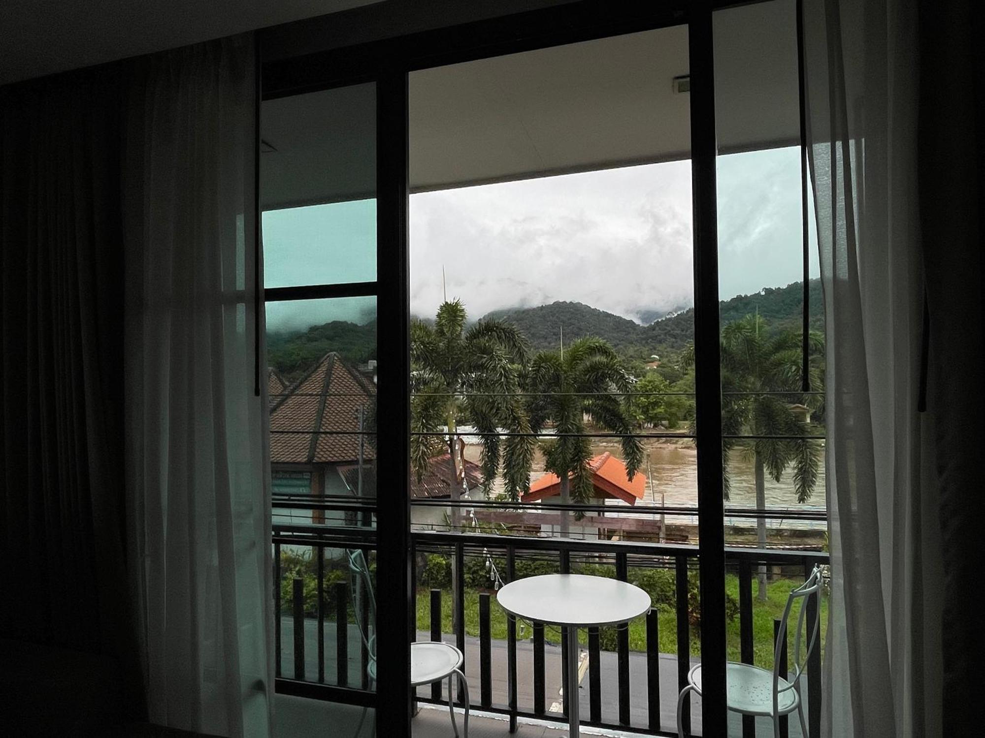 Saranya River House สรัญญาริเวอร์เฮาส์ Mae Ai Exteriör bild